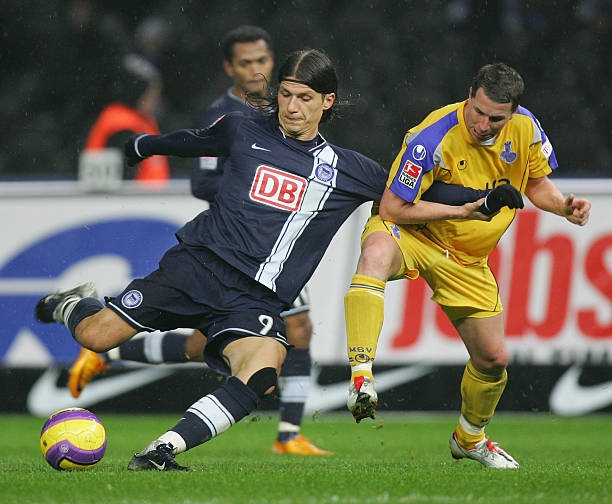 的表现仅仅 的表现仅仅